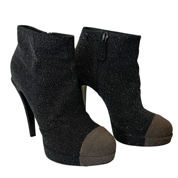 Chanel glitter cap toe bootie - size 37.5 - Picture 5 of 9